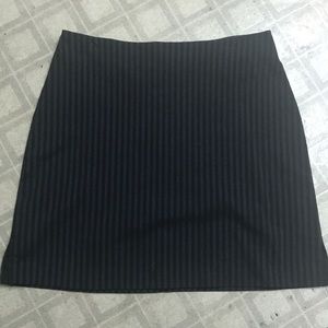 Skirt -above the knee